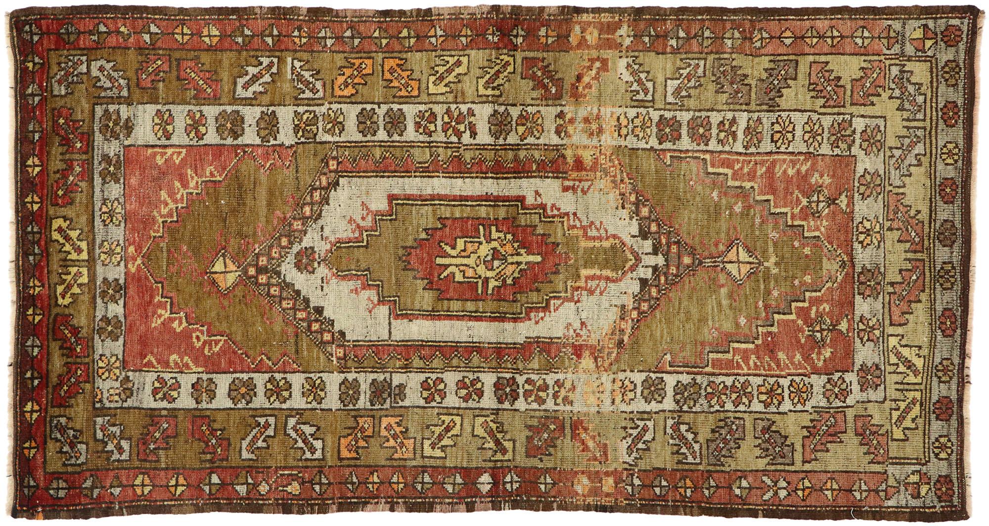 Alter türkischer Oushak-Teppich im Angebot 2