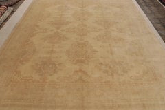 Alter türkischer Oushak-Teppich, gold-braune geometrische Medaillons - Rug & Kilim