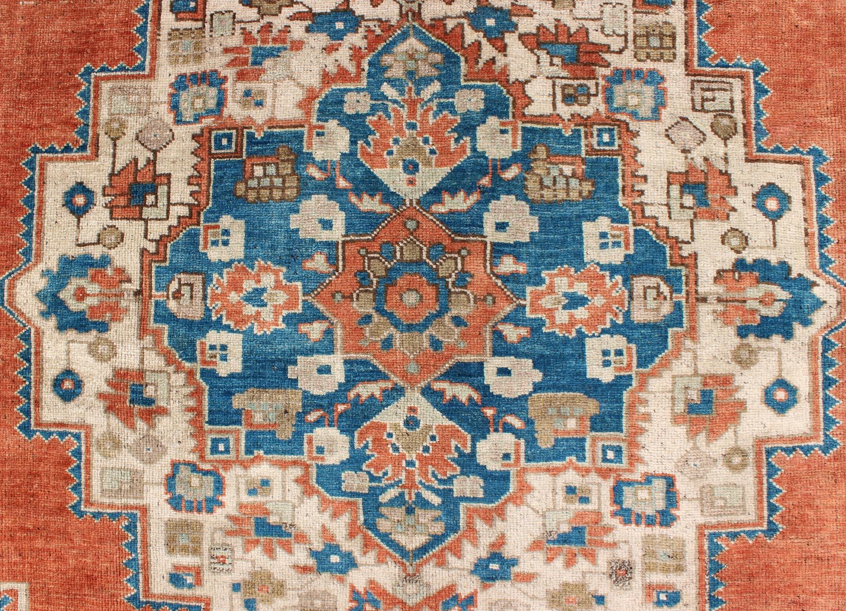 Türkischer Oushak-Teppich in Blau, Terrakotta, Hellbraun und Kamel im Angebot 2