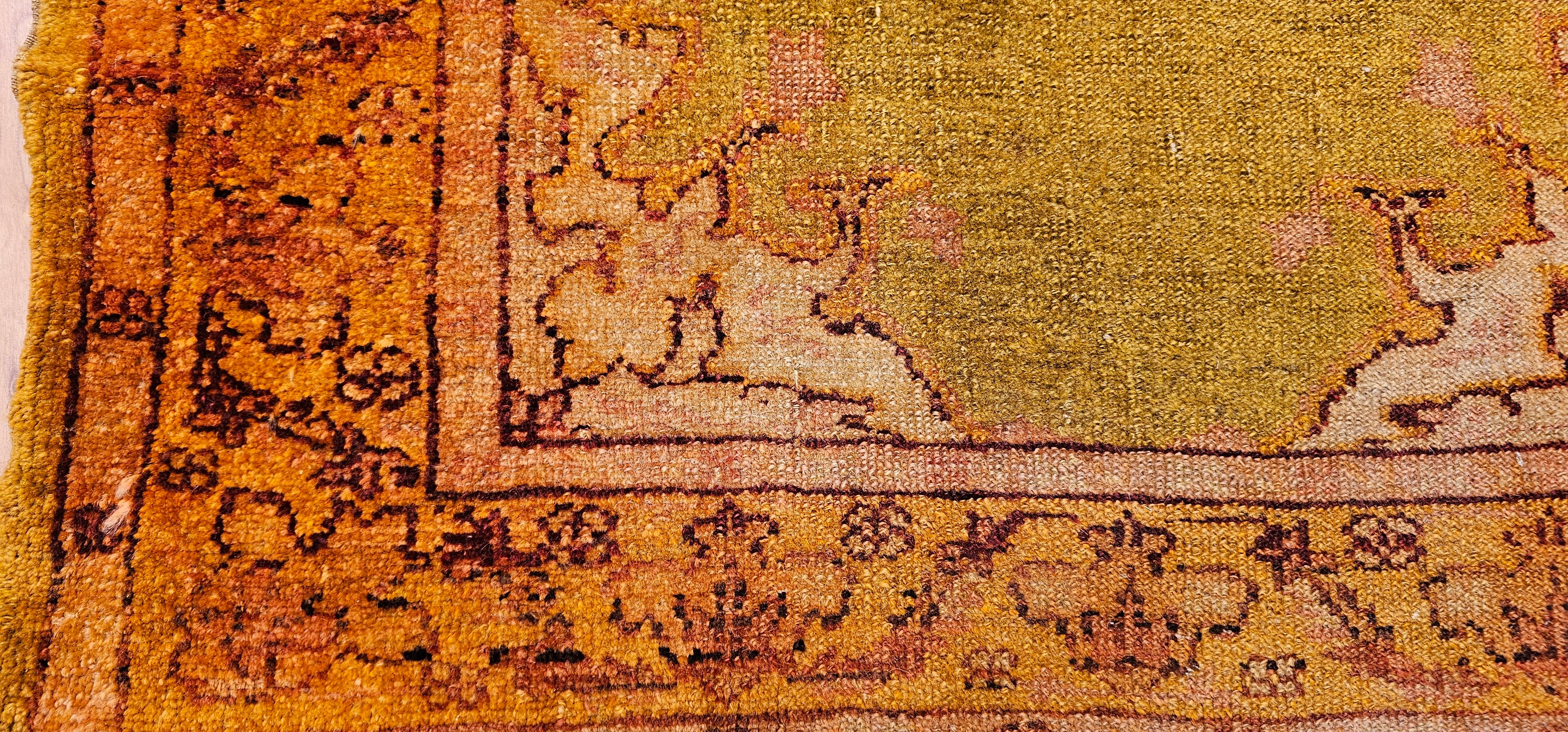 XX secolo Tappeto turco vintage Oushak in Greene & Greene in vendita