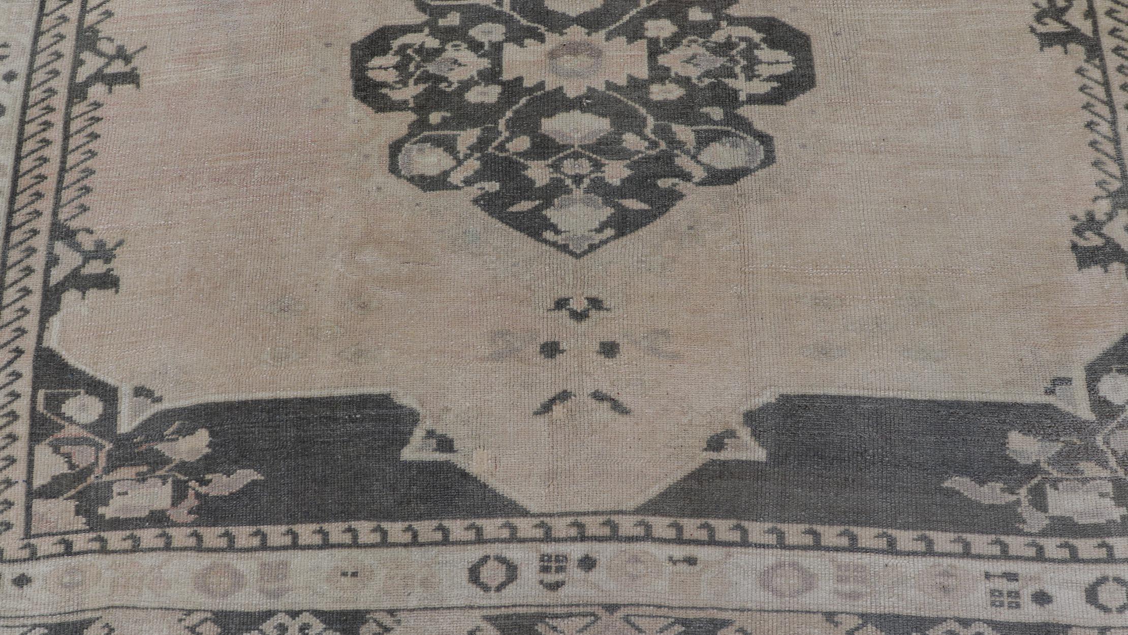 Vintage Turkish Oushak Rug in Pastel and Dark Green Floral Patterns 7'5 x 9'9 In Good Condition For Sale In Atlanta, GA