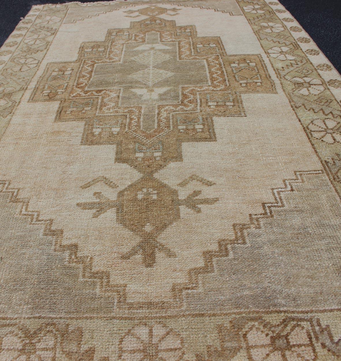 Vintage Turkish Oushak Rug in Sage Green, Taupe, Light Brown, and Light Green In Good Condition For Sale In Atlanta, GA