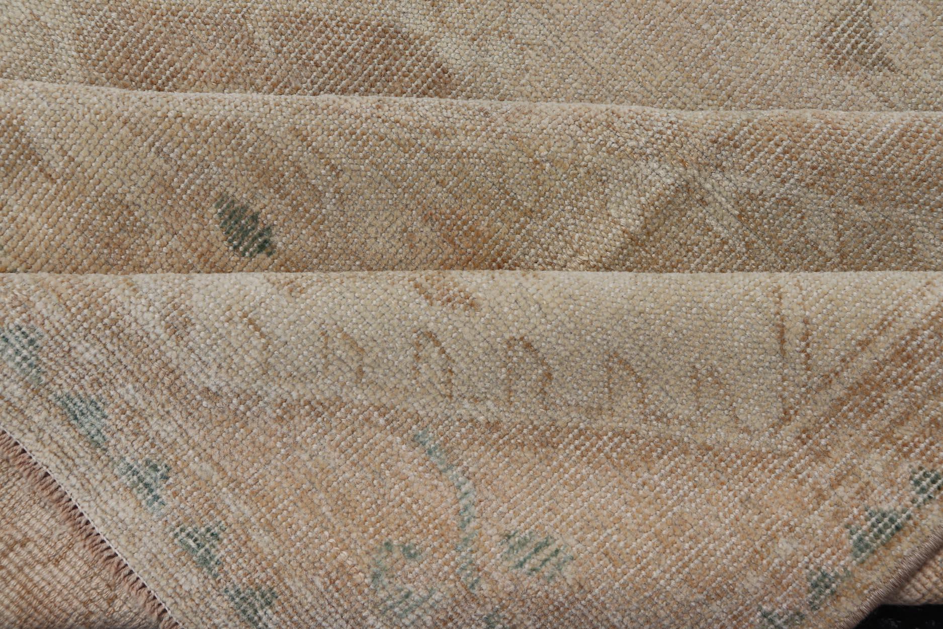 Noué à la main Tapis Oushak turc vintage en beige doux et accents pastel 6'0 