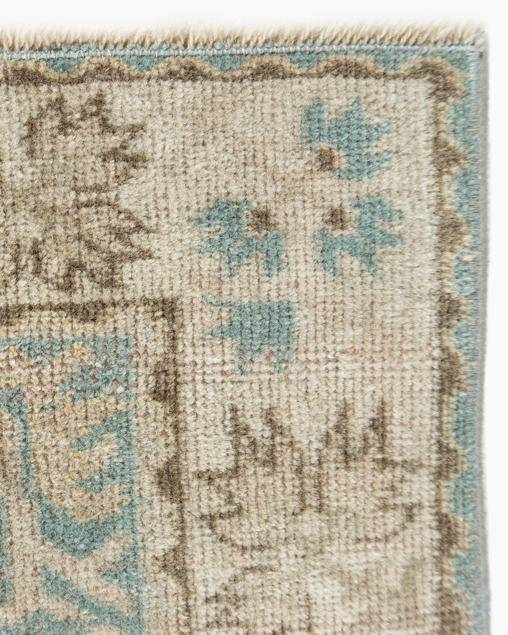 Tapis en laine turque Oushak Vintage Circa 1940 Légèrement Déformé 6'4 x 8'. en vente 1