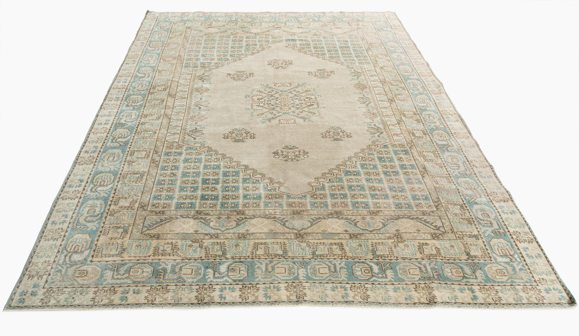 Tapis en laine turque Oushak Vintage Circa 1940 Légèrement Déformé 6'4 x 8'. en vente 2