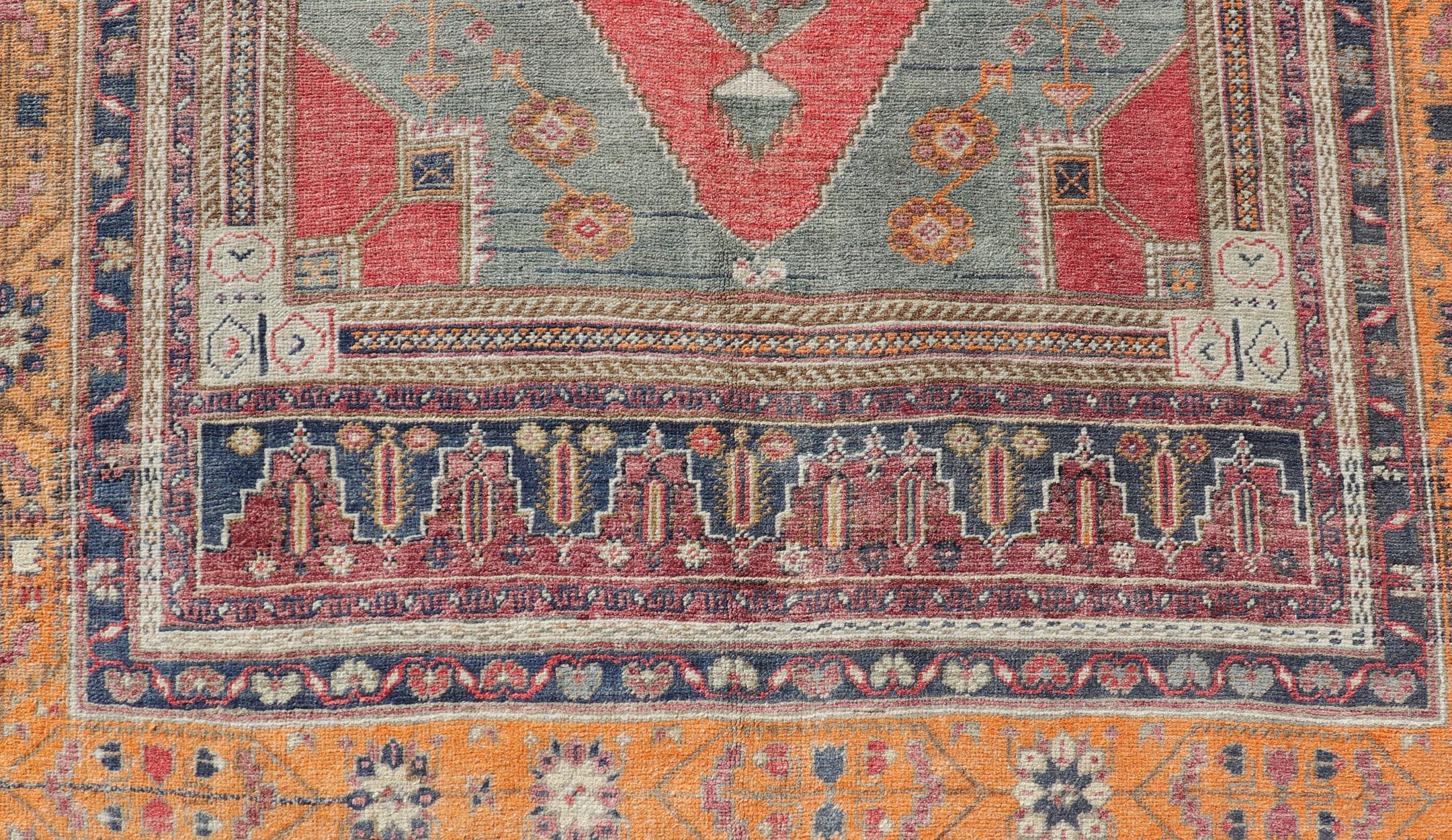 Vintage Turkish Oushak Rug Medallion Design in Red, Gray, and Orange In Good Condition For Sale In Atlanta, GA