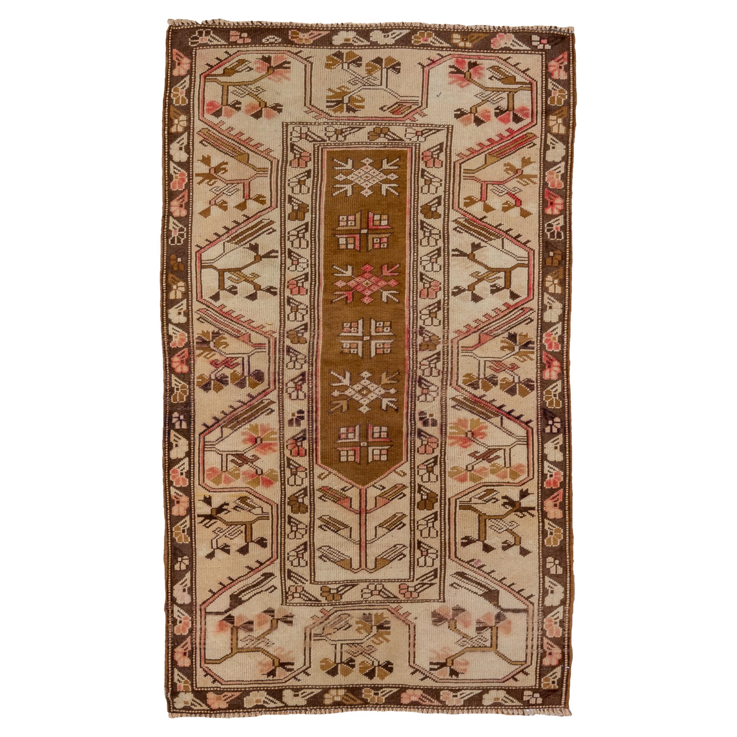 Tapis turc Oushak vintage, tons neutres et camel, accents rouges, vers les années 1940