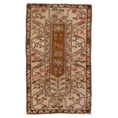 Türkischer Oushak-Teppich im Vintage-Stil, neutrale und kamelfarbene Töne, rote Akzente, ca. 1940er Jahre