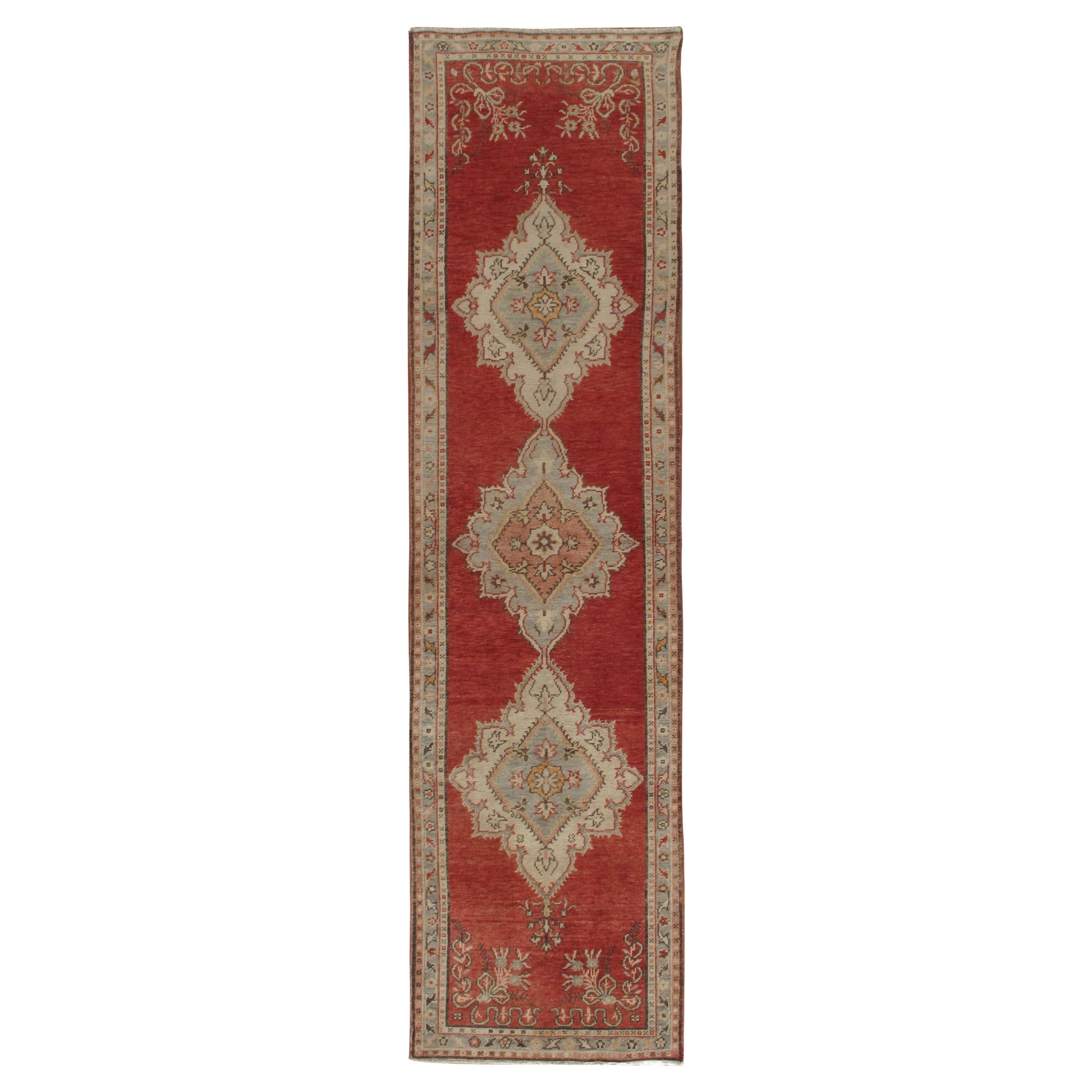 Türkischer Oushak-Teppich-Läufer im Vintage-Stil, 2'9 x 10'9 cm