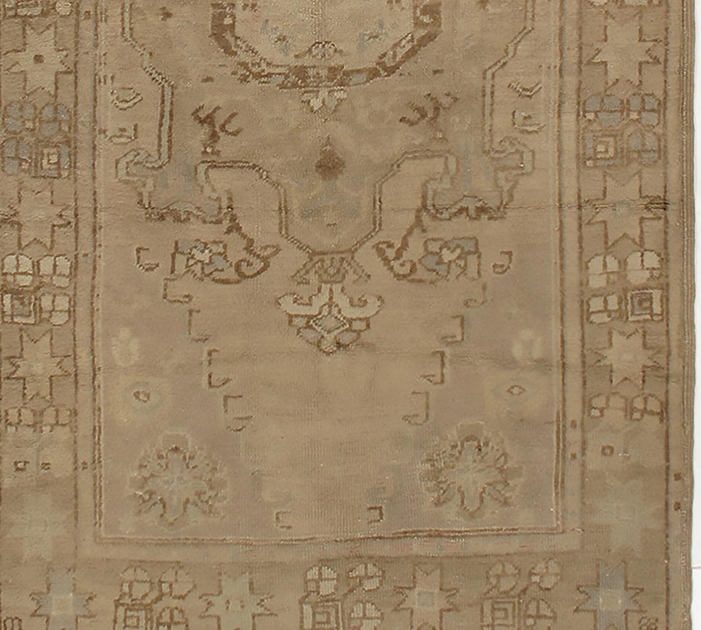 Türkischer Oushak-Teppich-Läufer im Vintage-Stil, 3'10 x 7'8 (Wolle) im Angebot