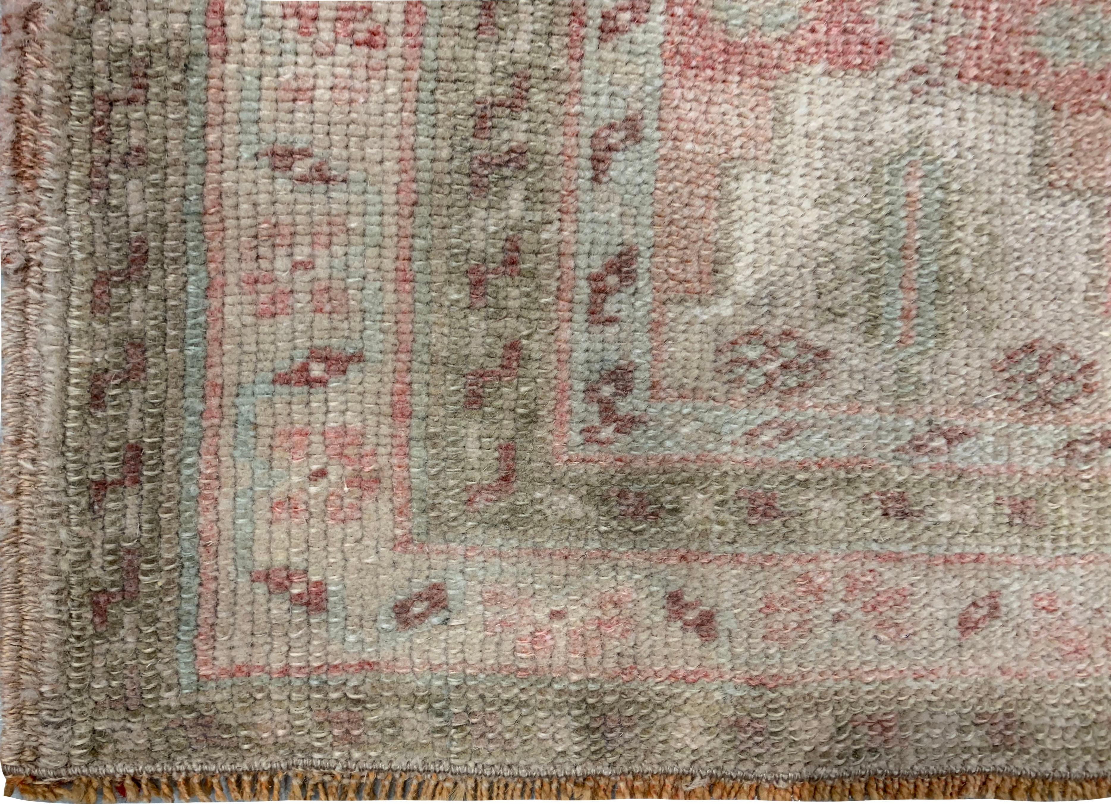 Türkischer Oushak-Teppich-Läufer im Vintage-Stil  3'4 x 6'1 im Zustand „Gut“ im Angebot in New York, NY