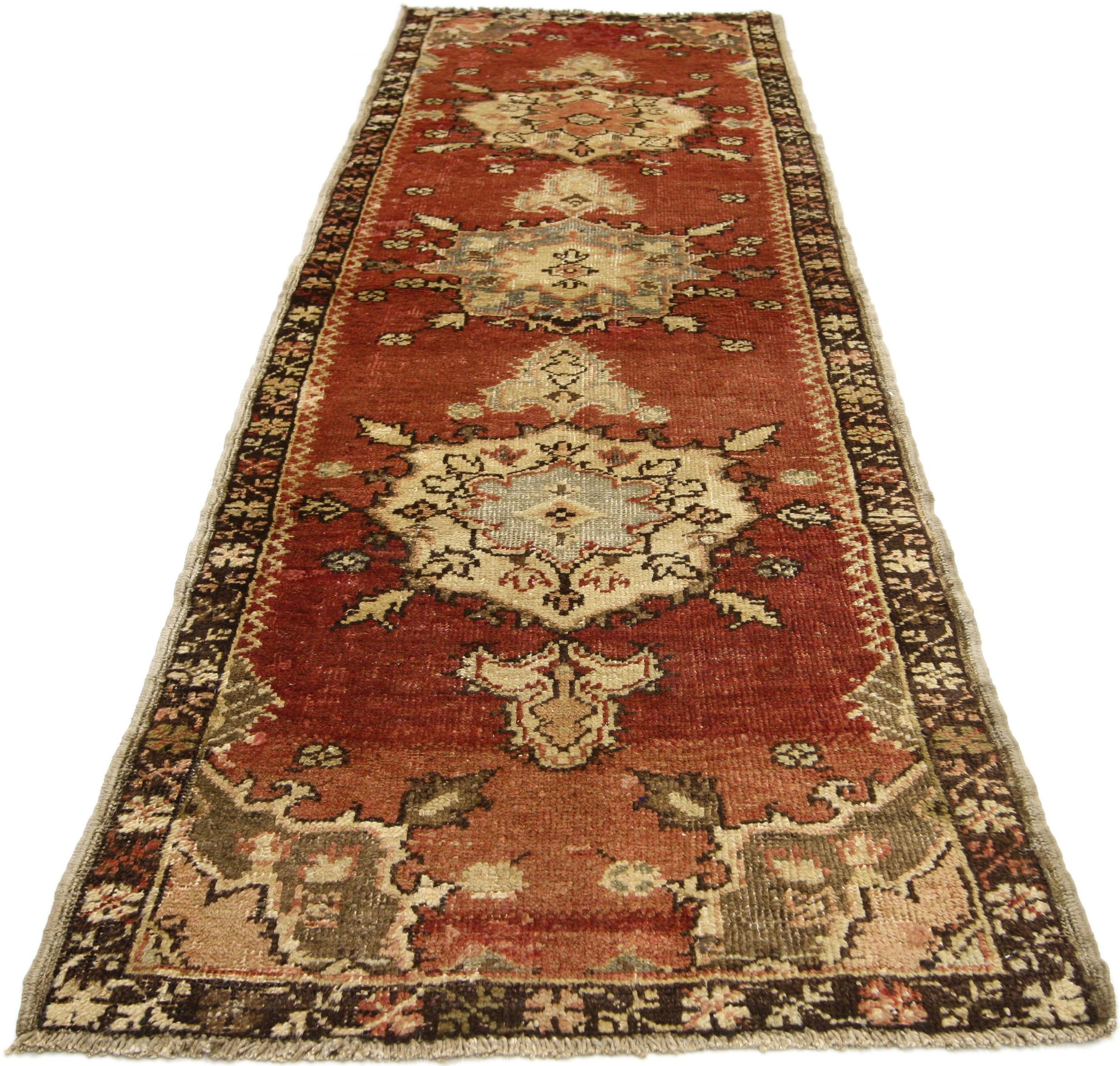 Modern Vintage Turkish Oushak Rug Runner in Classic Medallion Pattern, Hallway Runner For Sale