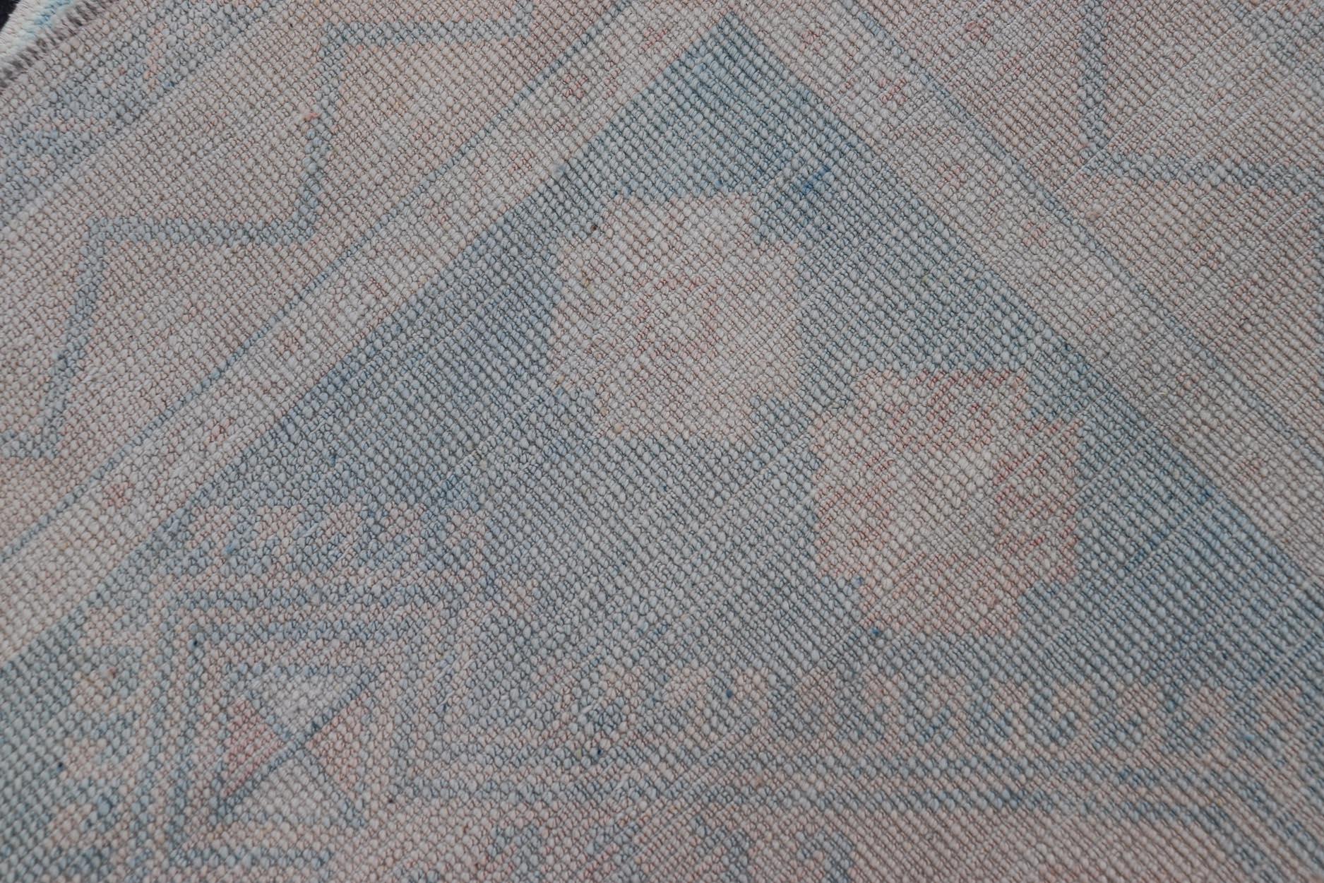 Vintage Türkisch Oushak Teppich Soft Blau und Beige Medallion Design 4'4 x 6'1 im Angebot 5