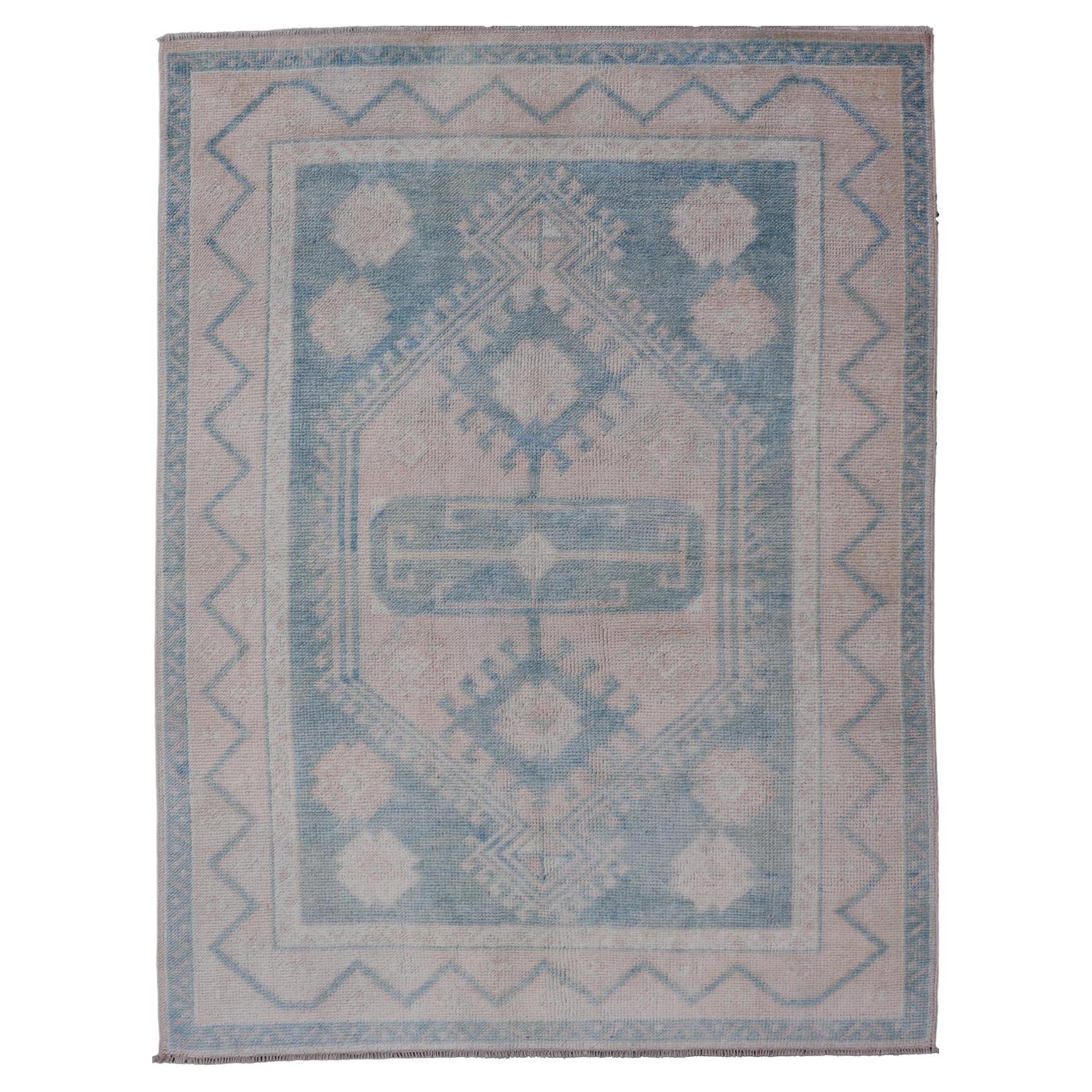 Vintage Türkisch Oushak Teppich Soft Blau und Beige Medallion Design 4'4 x 6'1