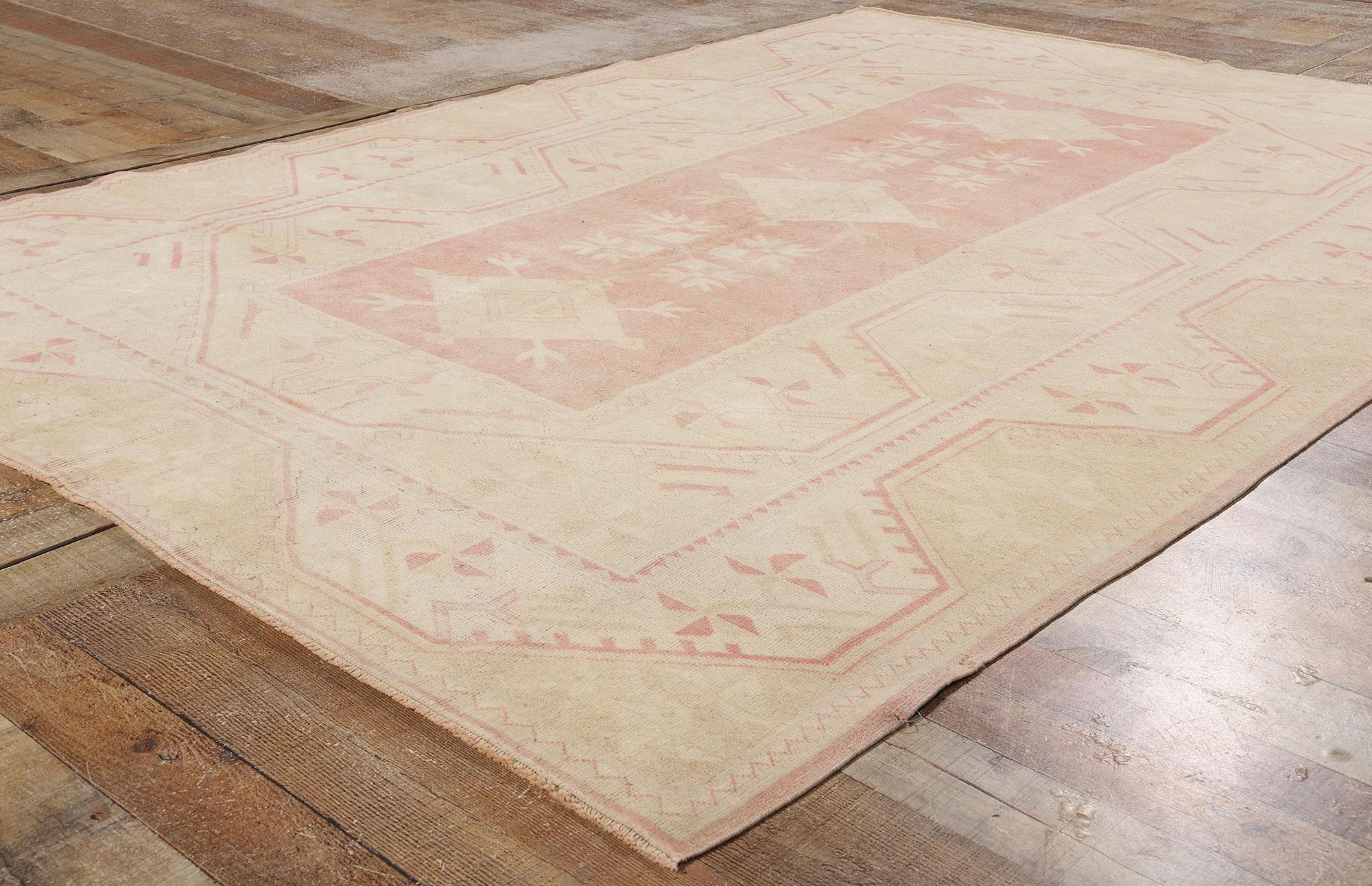 20ième siècle Tapis turc Oushak, la sensibilité traditionnelle rencontre le raffinement décontracté en vente