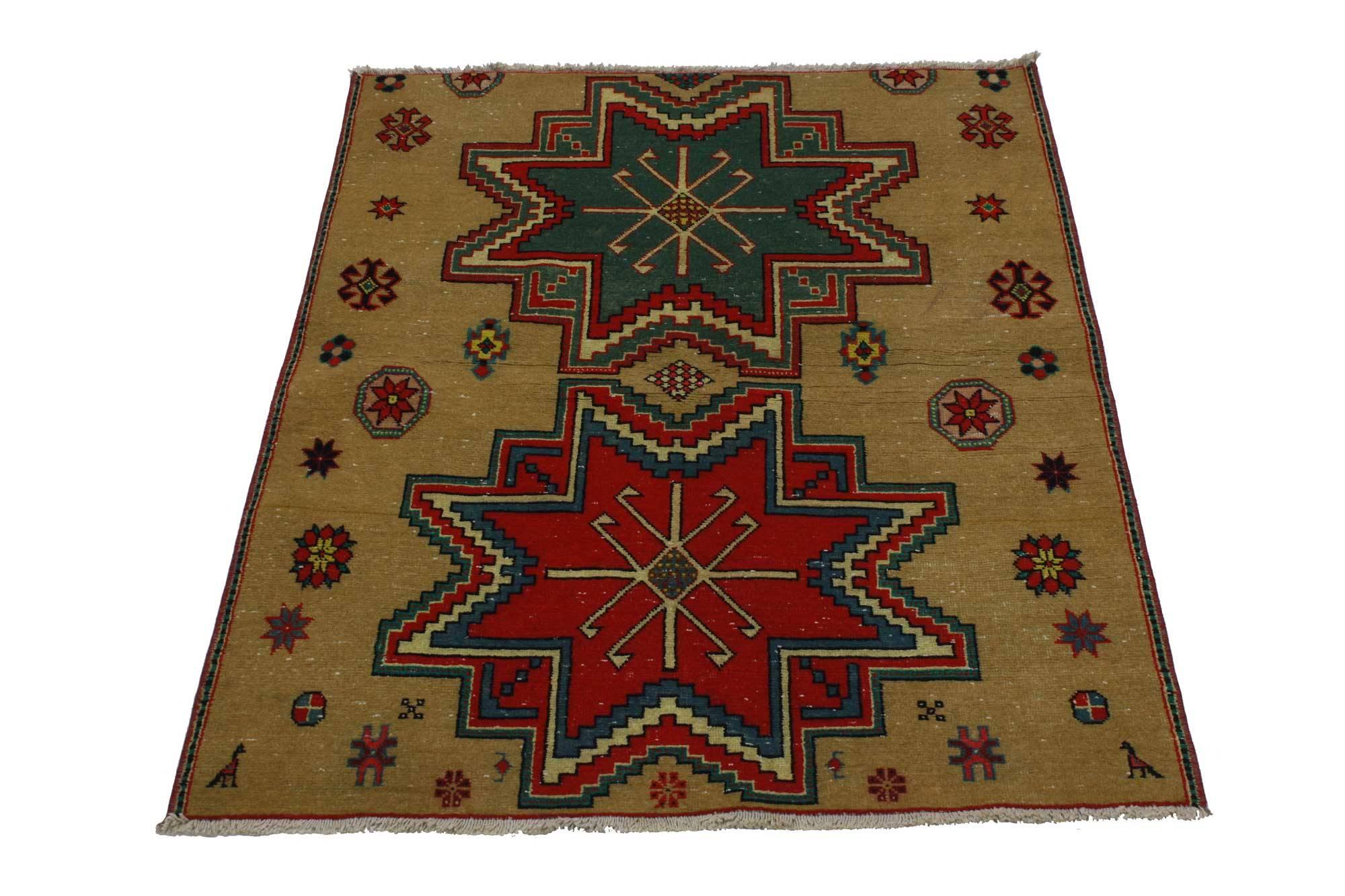 51772, vintage Turkish Oushak rug, tribal rug for kitchen, bath, foyer or entryway. This hand-knotted wool vintage Turkish Oushak rug features a modern traditional style. Immersed in Anatolian history and refined colors, this vintage Oushak rug