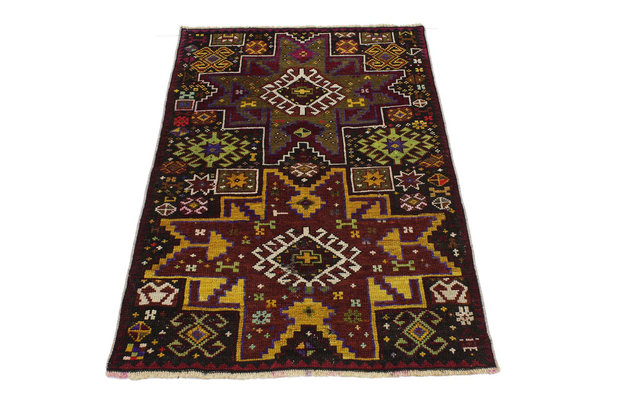 Vintage Turkish Oushak Rug with Tribal Style In Good Condition For Sale In Dallas, TX
