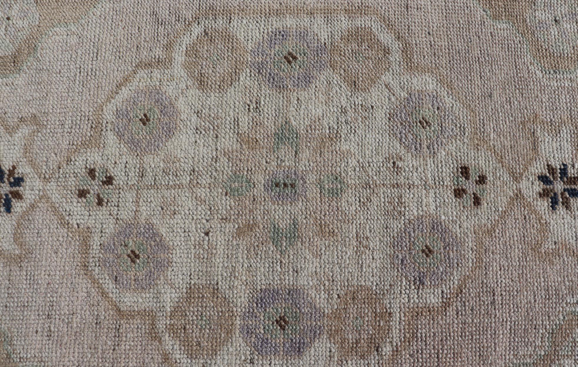 Vintage Turkish Oushak Rug with All-Over Sub-Geometric Medallion Design  In Good Condition For Sale In Atlanta, GA