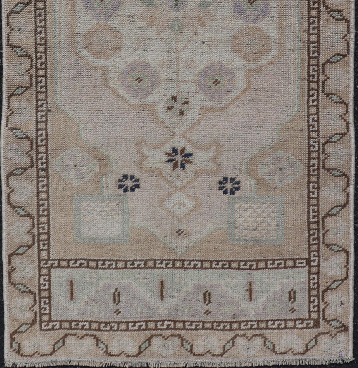 Wool Vintage Turkish Oushak Rug with All-Over Sub-Geometric Medallion Design  For Sale
