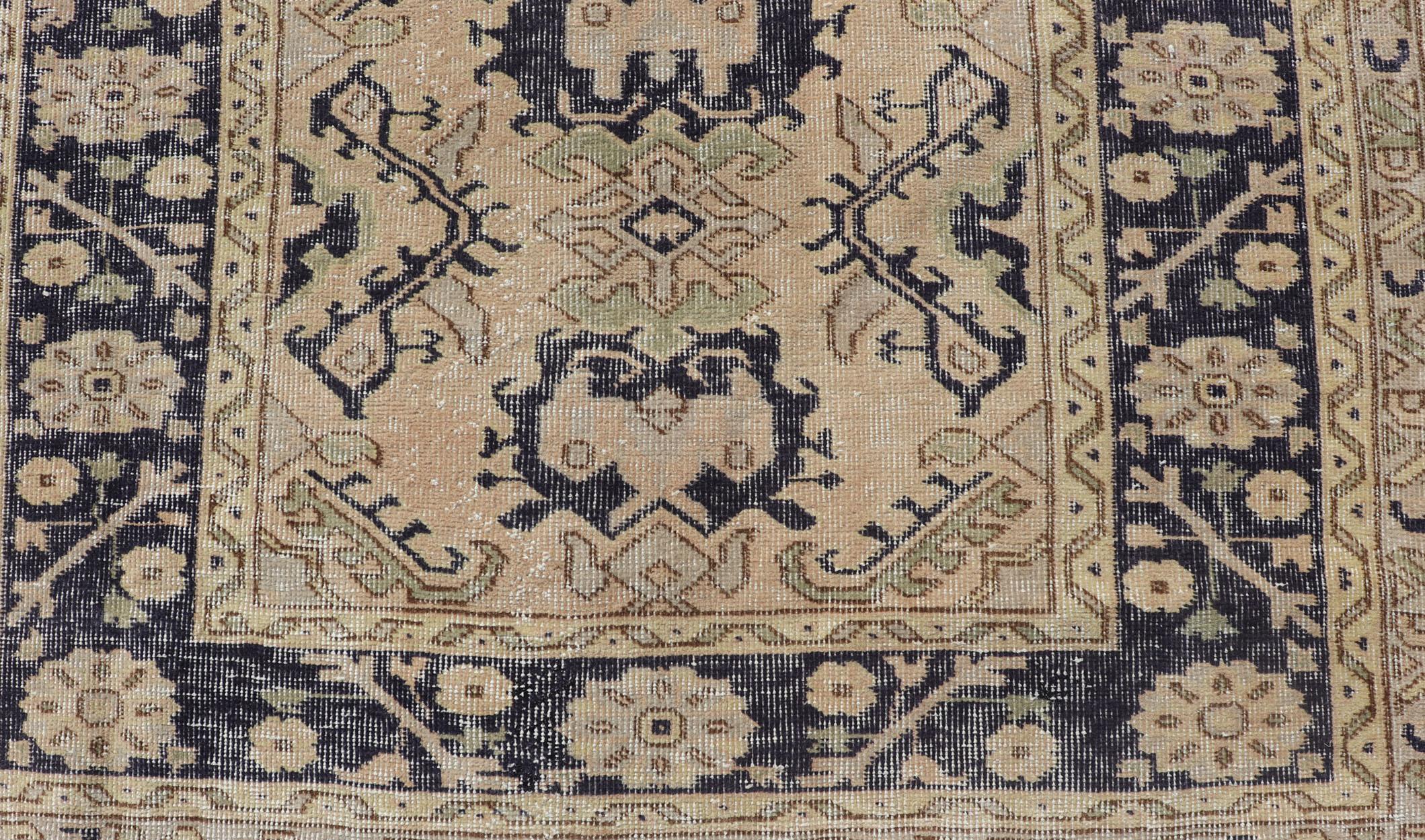 Vintage Turkish oushak rug with all-over Sub-Geometric Medallion design in blue. Keivan Woven Arts / rug EN-P13368, country of origin / type: Turkey / Oushak, circa Mid-20th Century.

This vintage Oushak features classic Oushak medallion design.