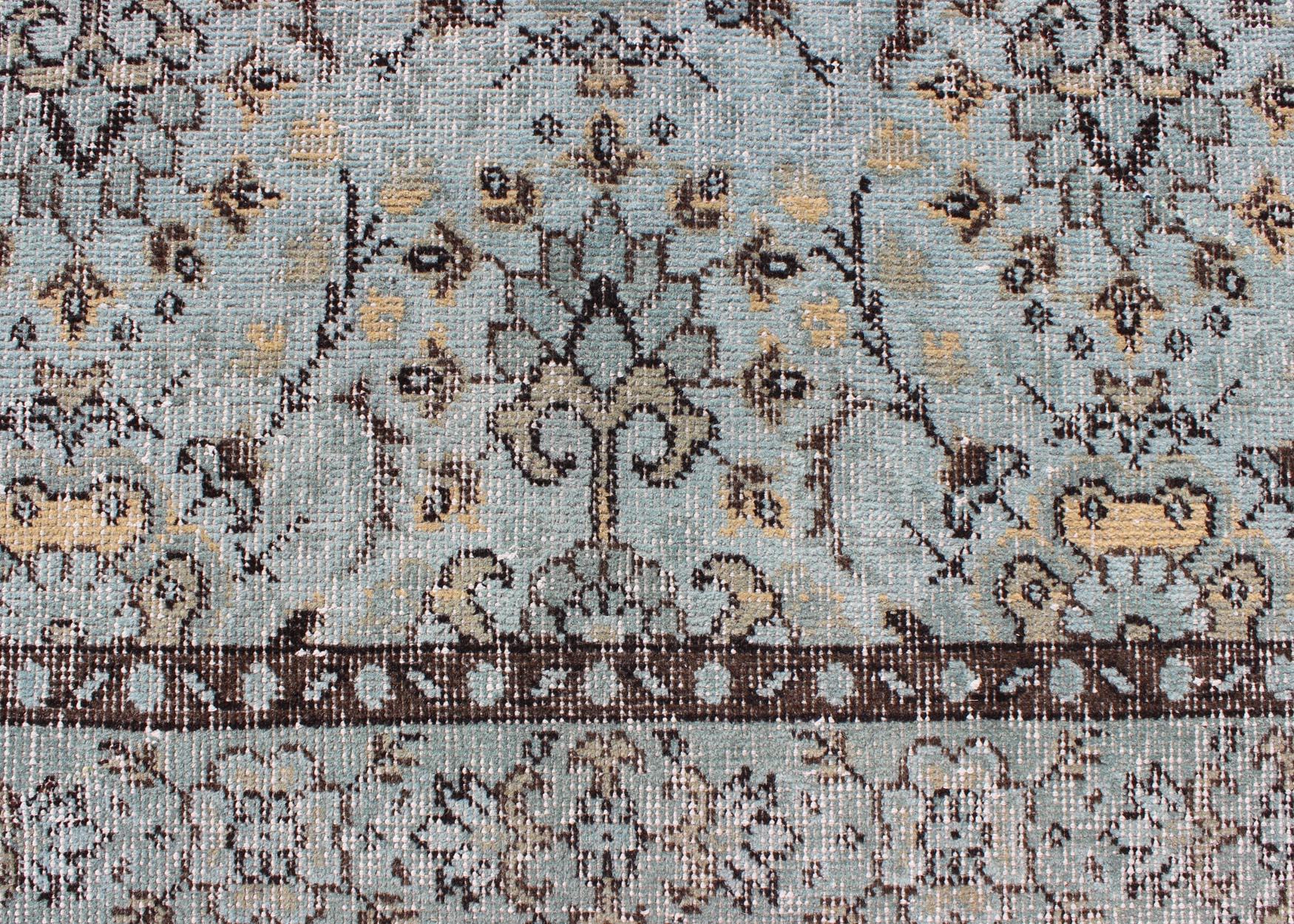Blauer und brauner türkischer Oushak-Teppich im Vintage-Stil mit floralem All-Over-Vining-Design 1