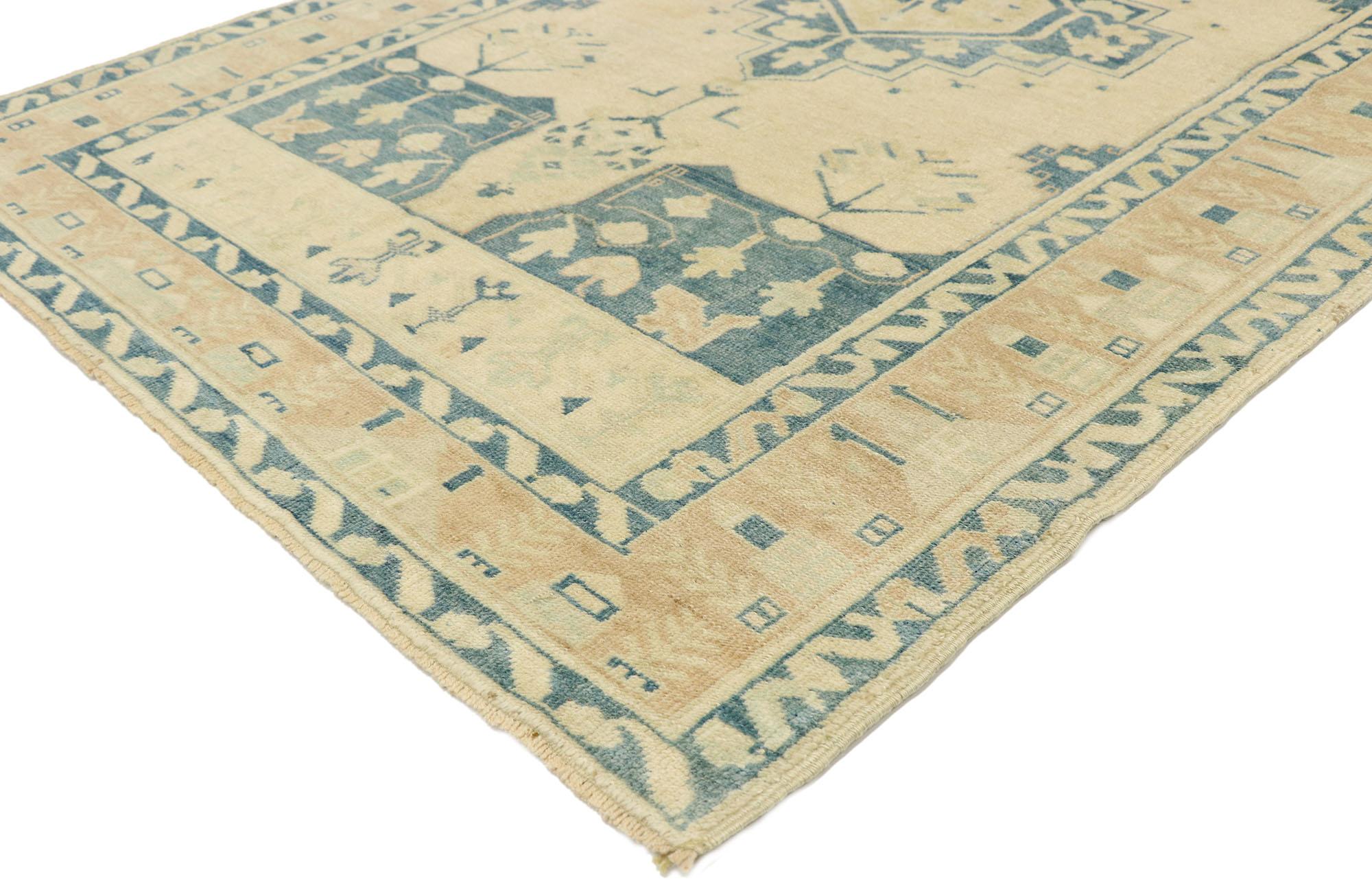 52956 Vintage Turkish Oushak rug with American Craftsman style. Drawing inspiration from American Craftsman style with its simplistic beauty and well-balanced symmetry, this hand knotted wool vintage Turkish Oushak rug displays nostalgic charm and