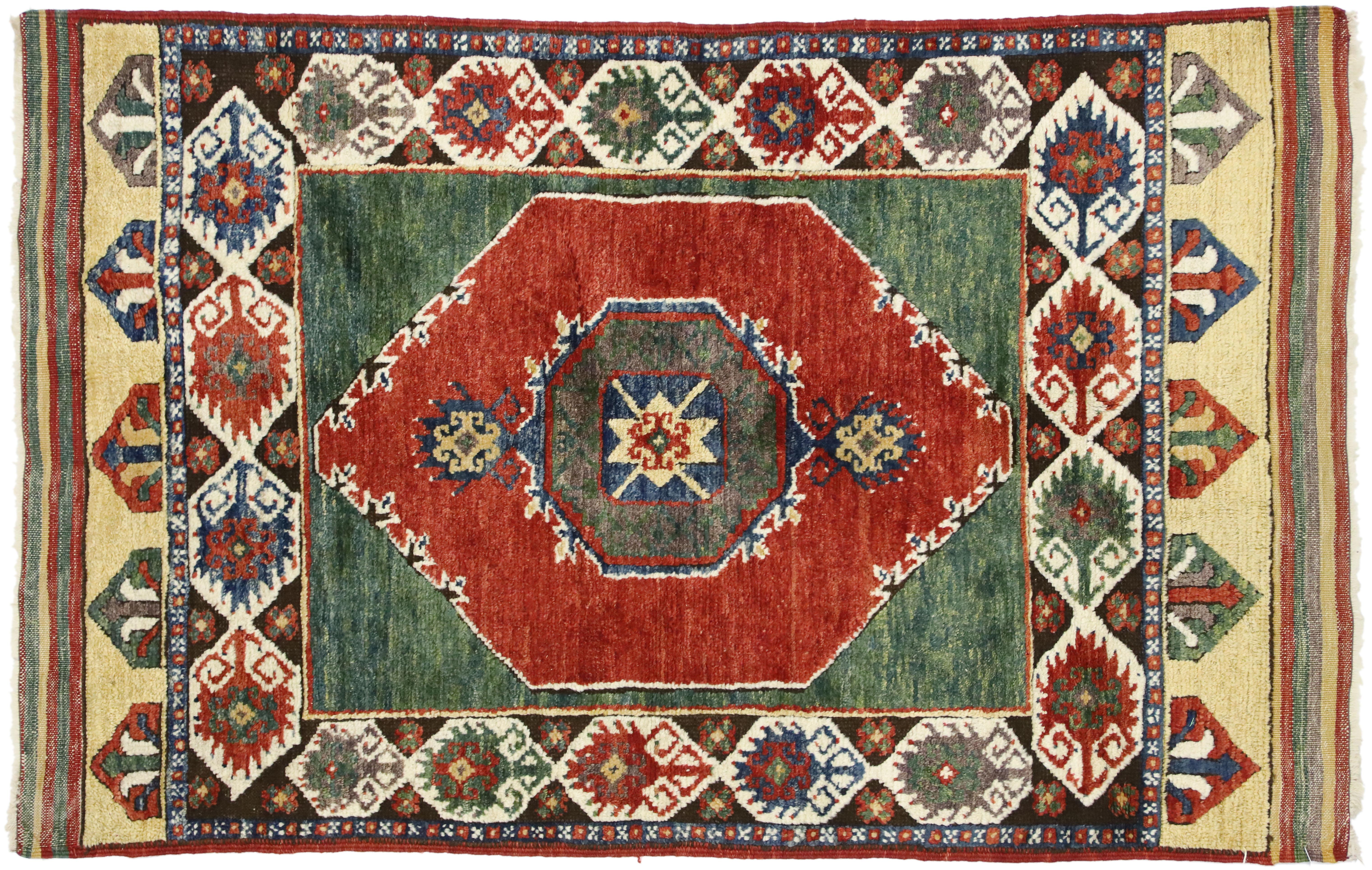 Türkischer Oushak-Teppich im Vintage-Stil der amerikanischen Handwerkskunst im Stammesstil im Angebot 2
