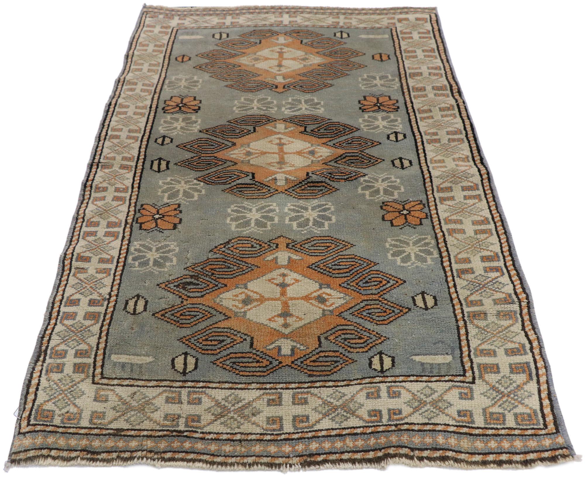 Hand-Knotted Vintage Turkish Oushak Rug with Artisan Belgian Style and Soft Colors For Sale