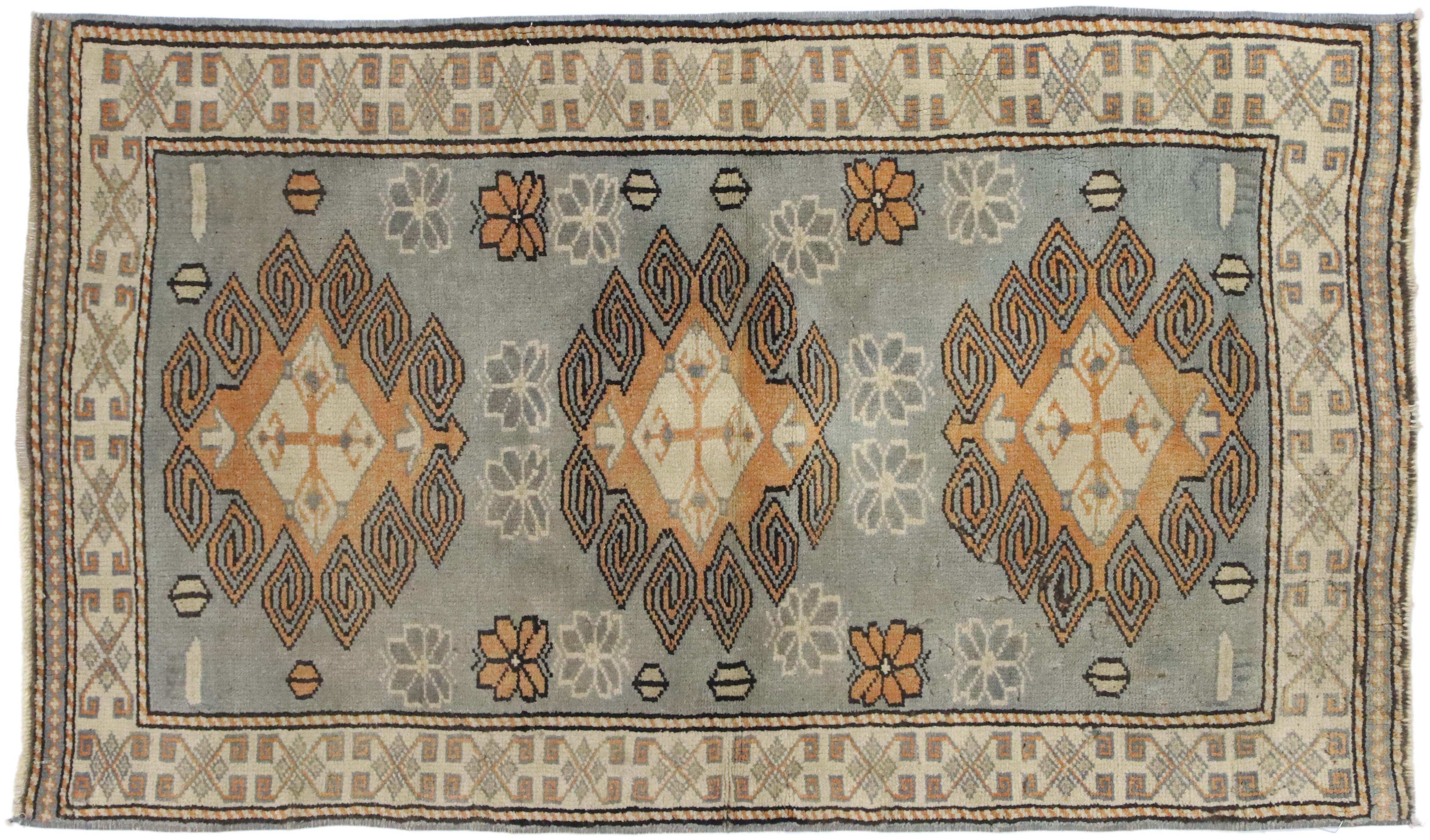 Wool Vintage Turkish Oushak Rug with Artisan Belgian Style and Soft Colors For Sale