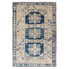 Vintage Türkisch Oushak Teppich mit Bold Indigo Medaillons und Creme Feld 4'6 x 7'3