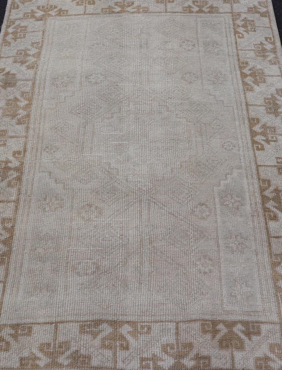 Vintage Turkish Oushak Rug with Cream and Taupe Accents 3'9