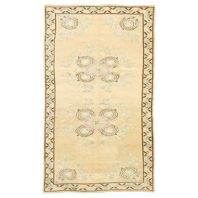 Vintage Persian Mahal Rug with English Traditional Style For Sale at ...