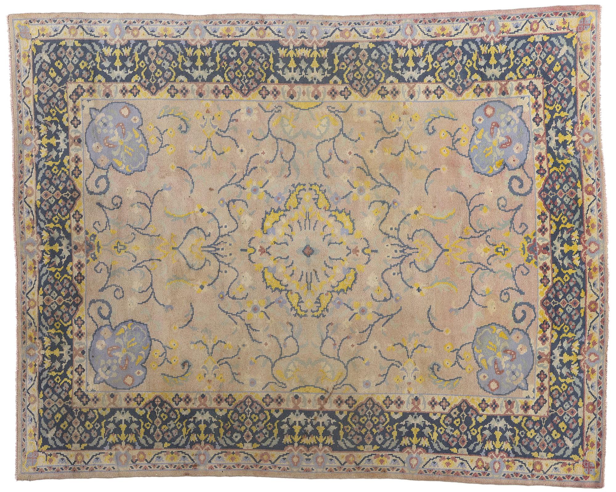 1930's Turkish Oushak Carpet with Traditional Style For Sale 5