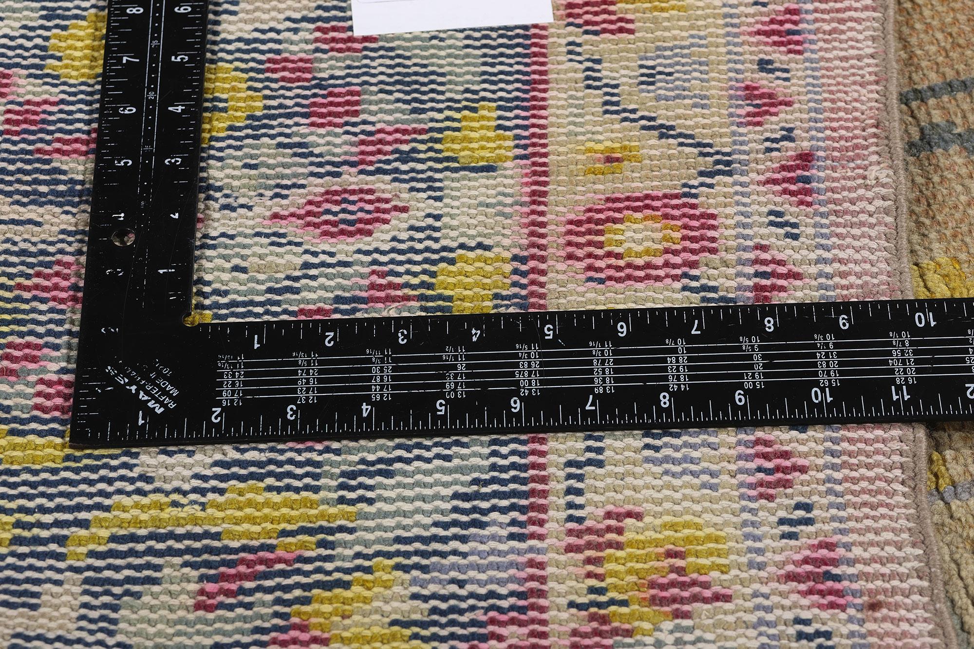 1930's Turkish Oushak Carpet with Traditional Style For Sale 1