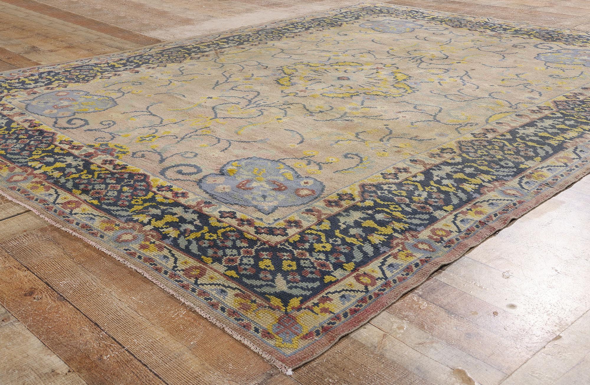 1930's Turkish Oushak Carpet with Traditional Style For Sale 2