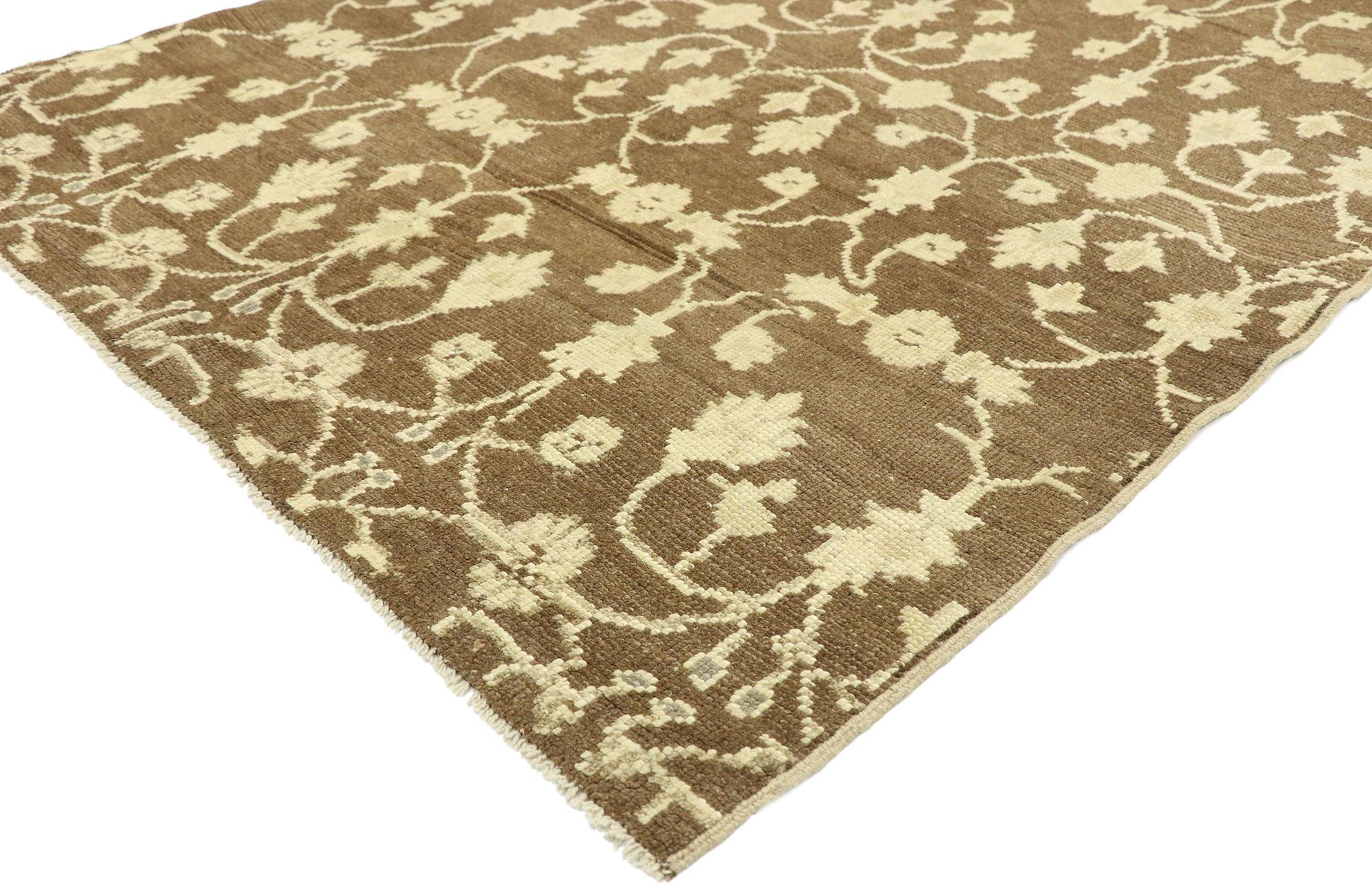 52991 vintage Turkish Oushak rug with Swedish Farmhouse Cottage style. Representing a stylish union of traditional and sophisticated chic, this hand knotted wool vintage Turkish Oushak rug provides an elegant and genteel design aesthetic with soft