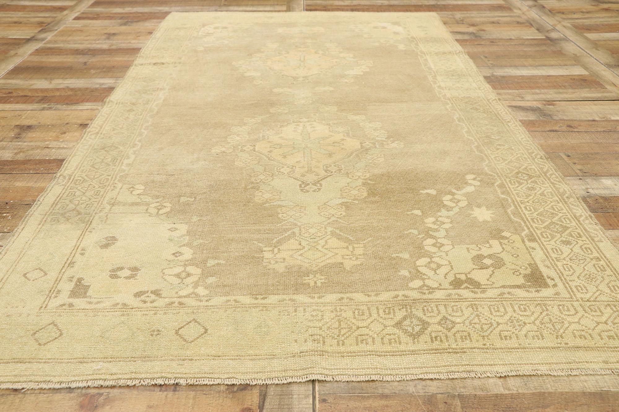 Vintage Turkish Oushak Rug with Feminine Shaker Style For Sale 1