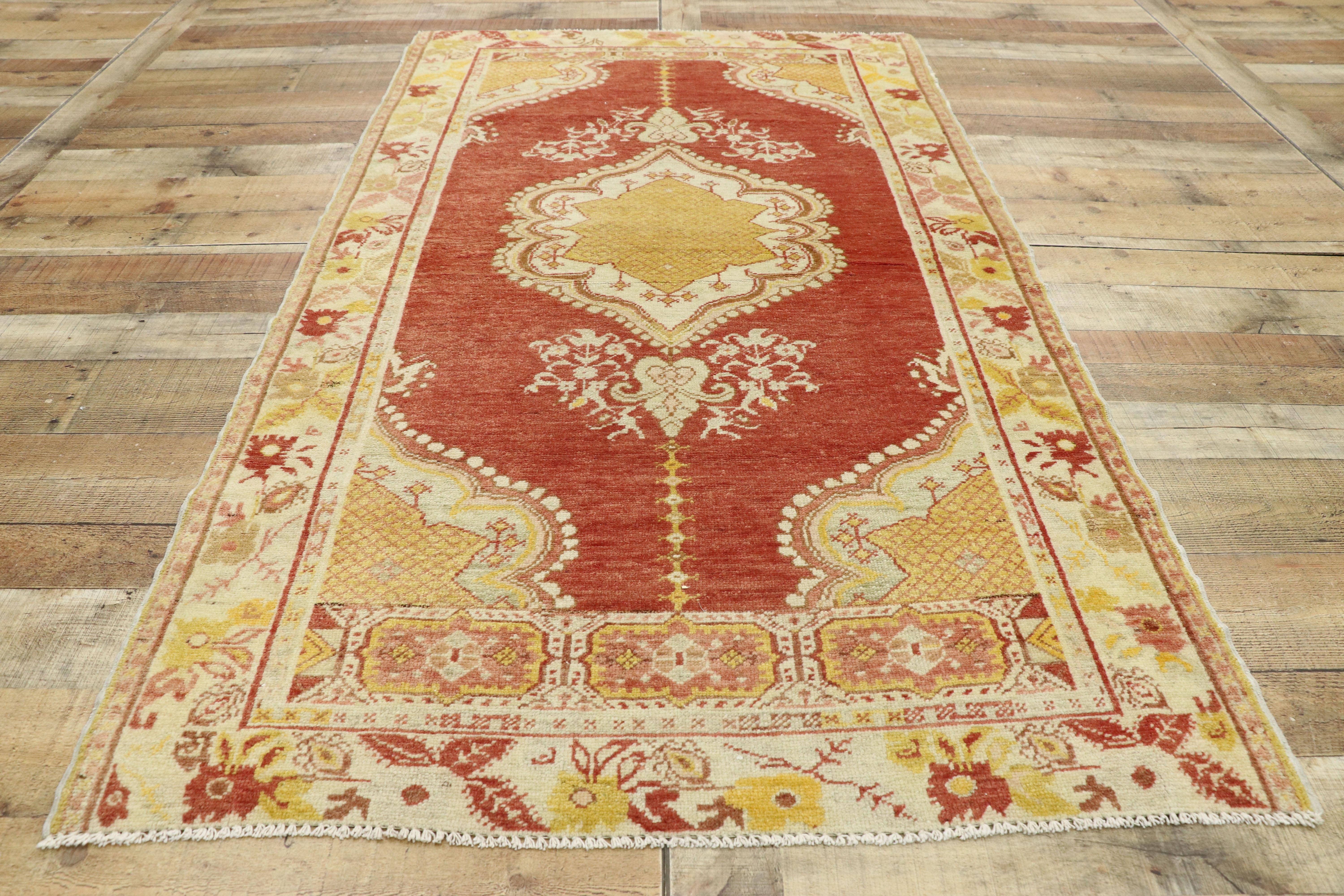 Laine Vieux tapis turc Oushak de style français provincial et rococo en vente