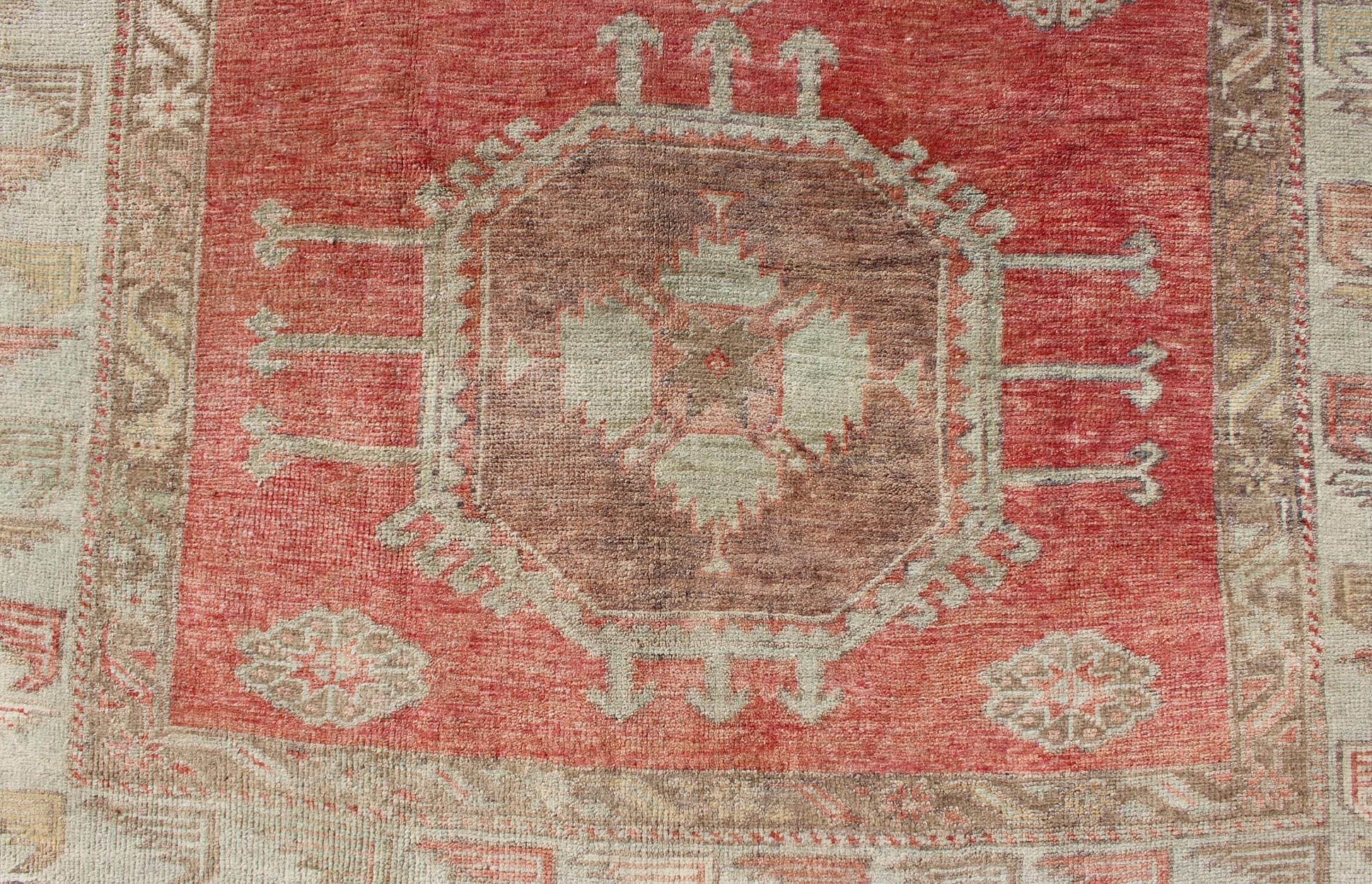 Vintage Turkish Oushak Rug with Geometric Medallions For Sale 1