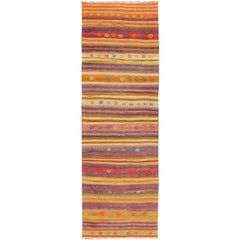 Türkischer Oushak-Teppich mit geometrischen Stammesmotiven und bunten Streifen, Vintage