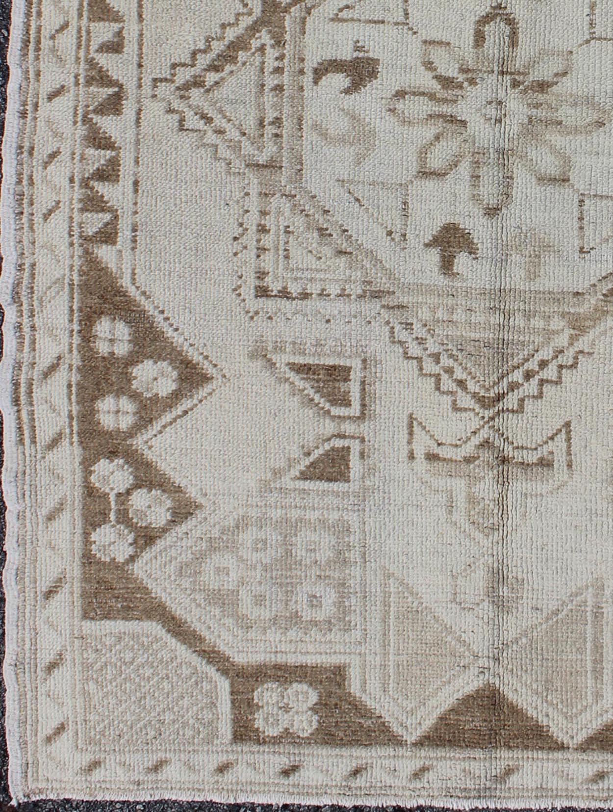 20th Century Vintage Turkish Oushak Rug with Intricate Geometric Motifs 3'11 x 5'7 For Sale