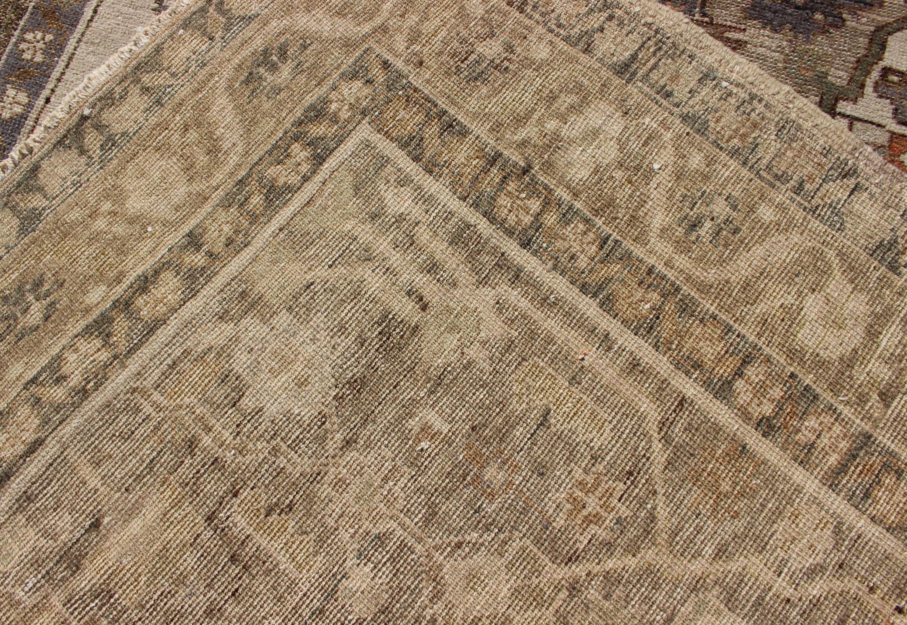Vintage Türkisch Oushak Teppich mit Elfenbein Feld und Deep Lavendel und Sage4'9 x 9'10 im Angebot 6