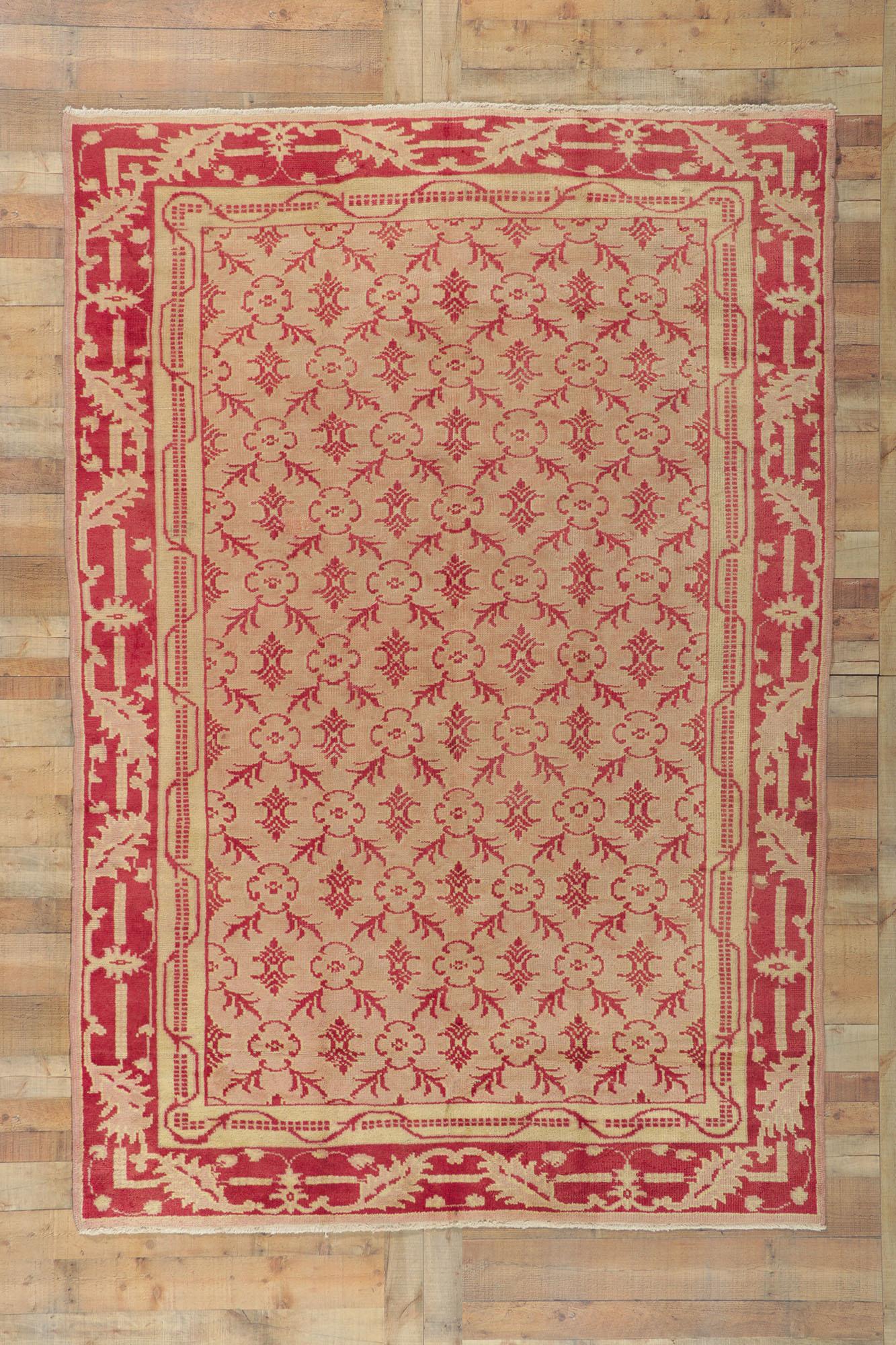 Vintage Turkish Oushak Rug with Lattice and Leaf Border, Traditional Style For Sale 6