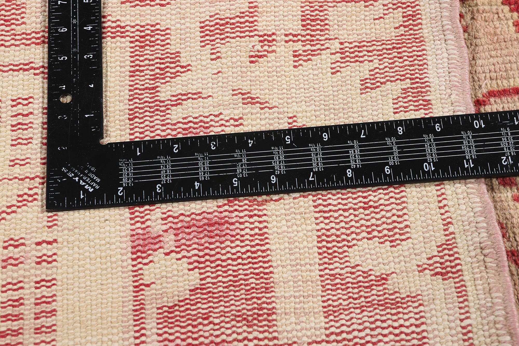 1910's Pink Turkish Oushak Carpet with Modern Style For Sale 1