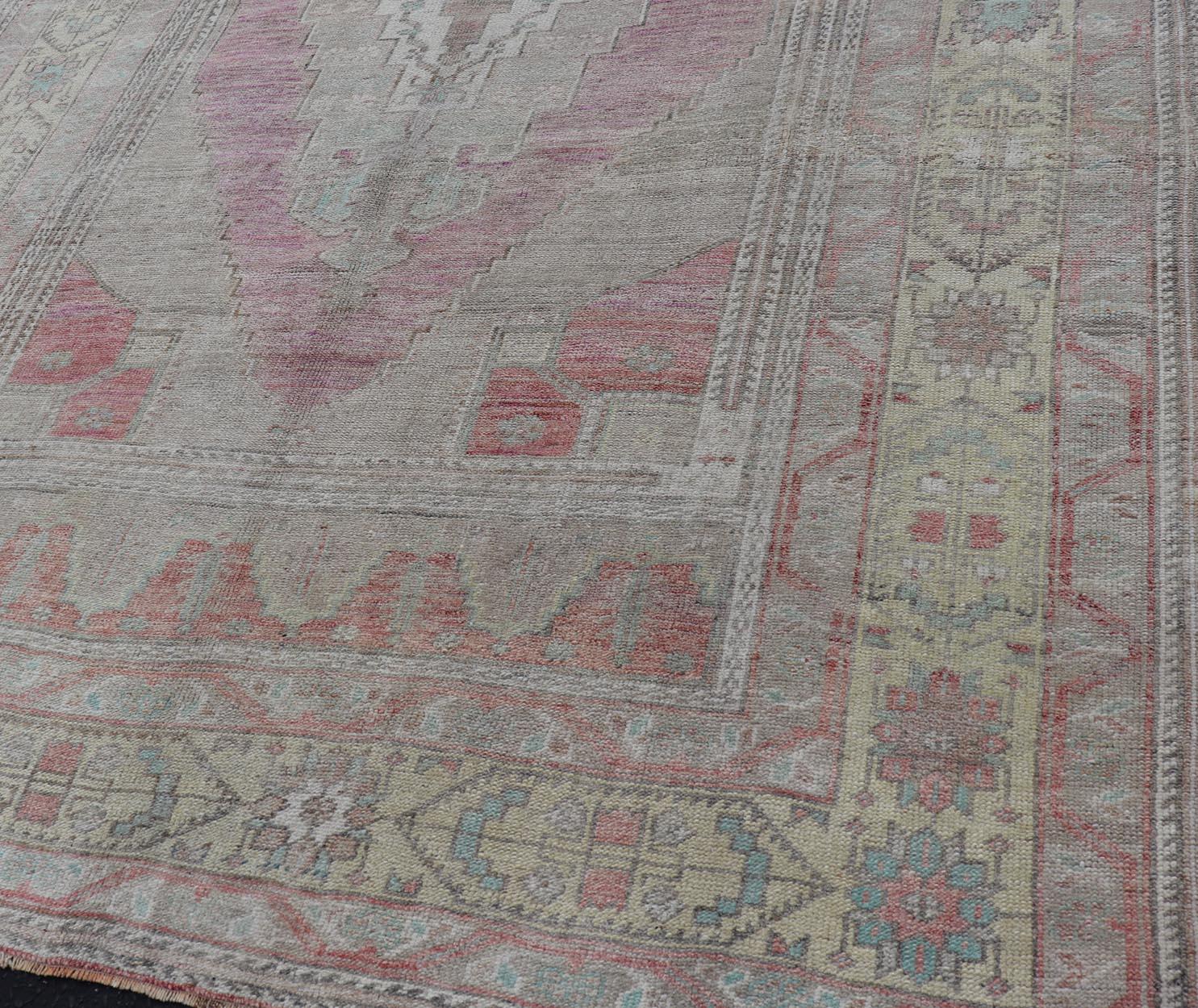 Vintage Turkish Oushak Rug with Layered Medallion Design For Sale 2