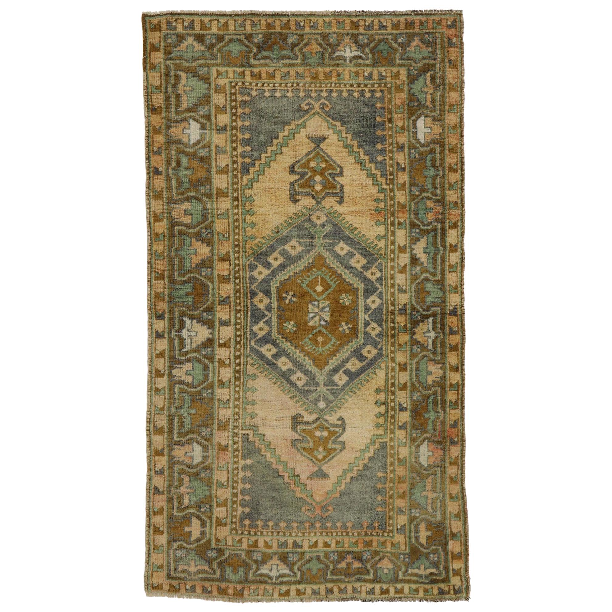 Tappeto turco vintage Oushak con stile belga moderno di metà secolo