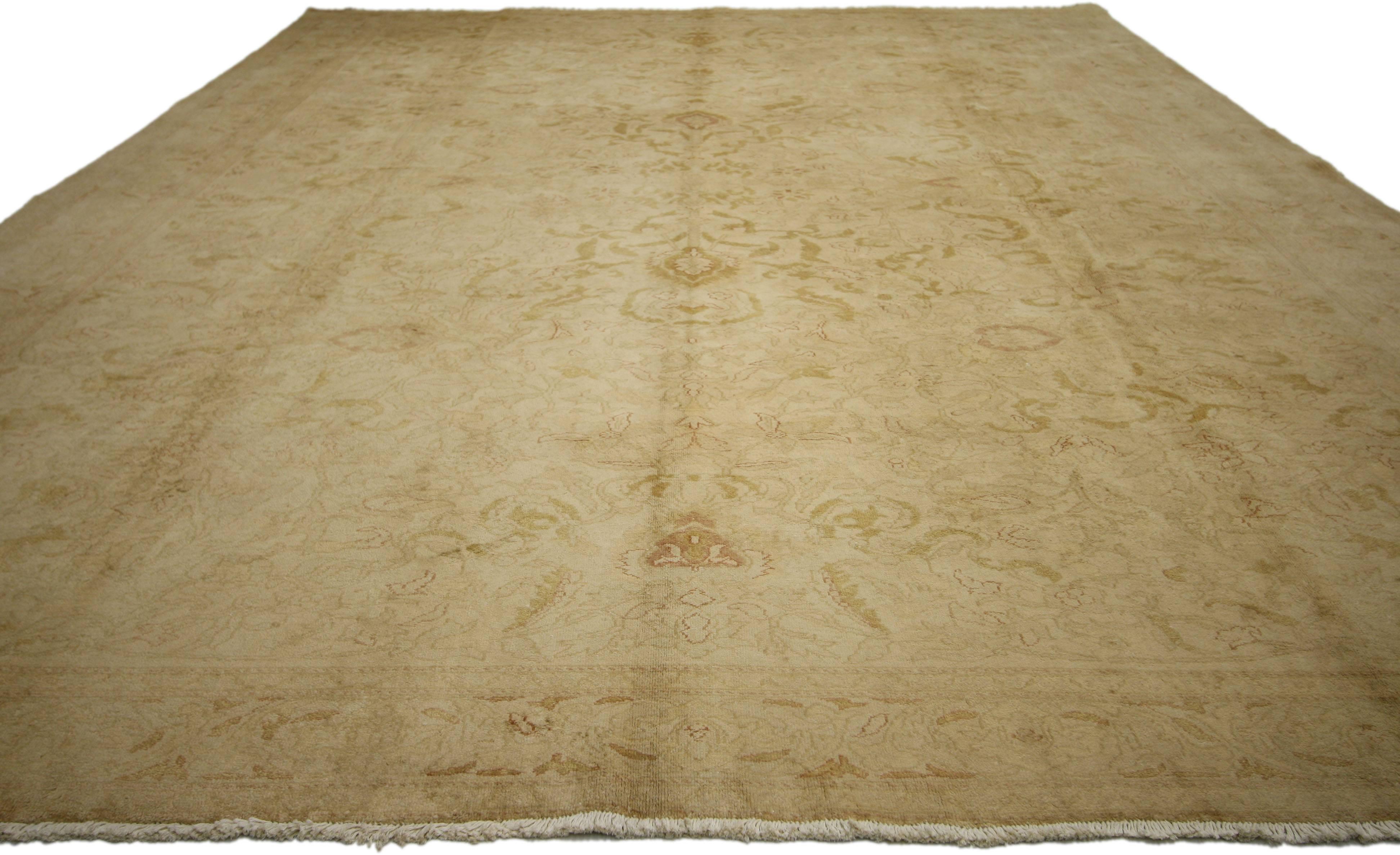 Antique Turkish Oushak Rug with Minimalist Appeal in Soft Muted Colors In Good Condition For Sale In Dallas, TX