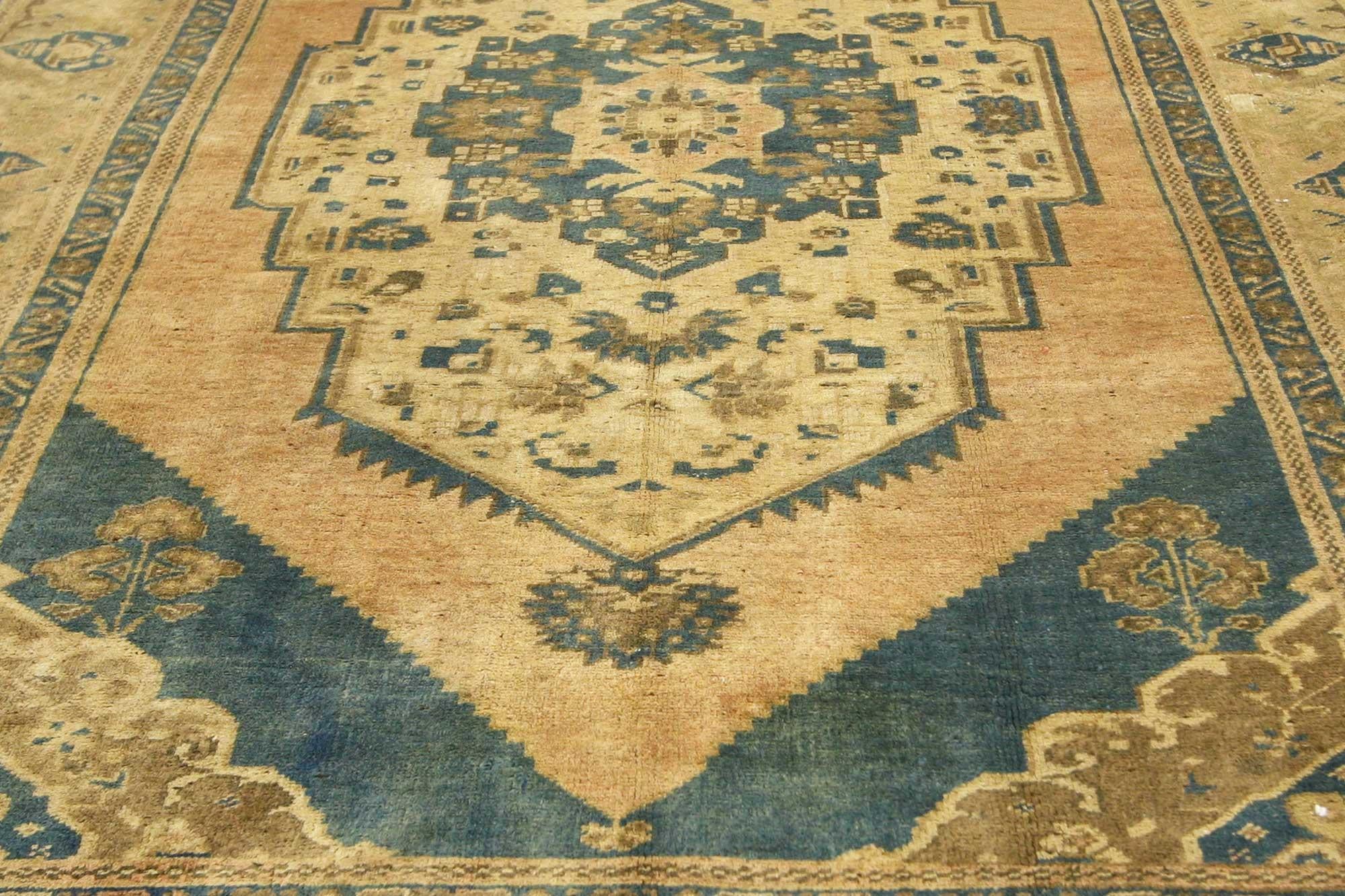 20th Century Vintage Turkish Oushak Rug with Modern Design and Cerulean Blue Field For Sale
