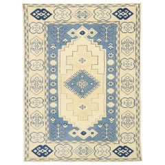 Blauer türkischer Oushak-Teppich im französischen Coastal-Stil im Vintage-Stil