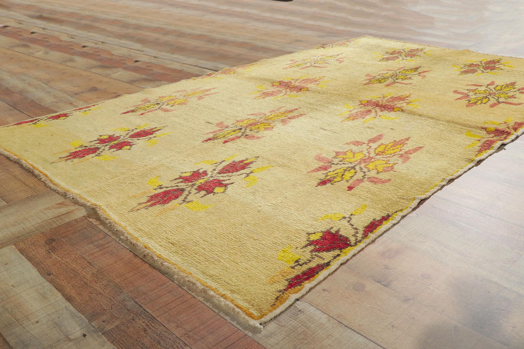 Vintage Turkish Oushak Rug with Modern Rustic and Biophilic Prairie Style In Good Condition For Sale In Dallas, TX
